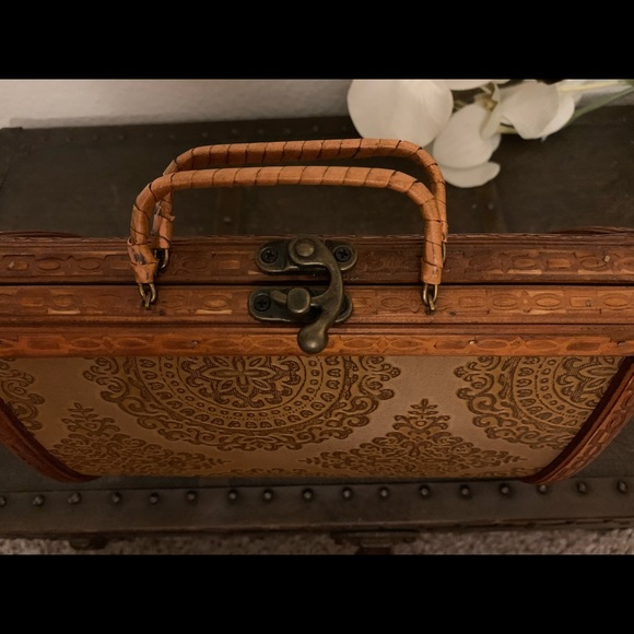 Vintage Moroccan Wooden Purse - Picture 15 of 16